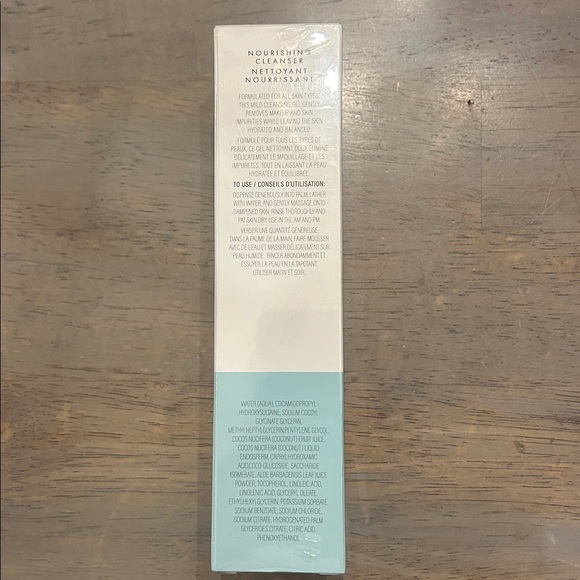 NIB TruAura Nourishing Cleanser 5 oz - Picture 2 of 2